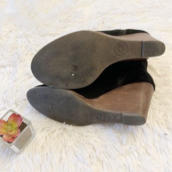 Lucky Brand Youse Black Suede Stacked Wedge Pull on ankle bootie women’s 7 - Picture 7 of 8